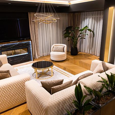Deluxe Aparthotel Marwell Residence Сучеава Екстериор снимка