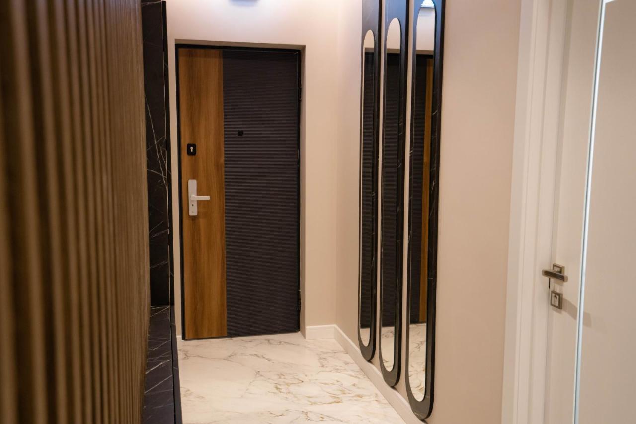 Deluxe Aparthotel Marwell Residence Сучеава Екстериор снимка