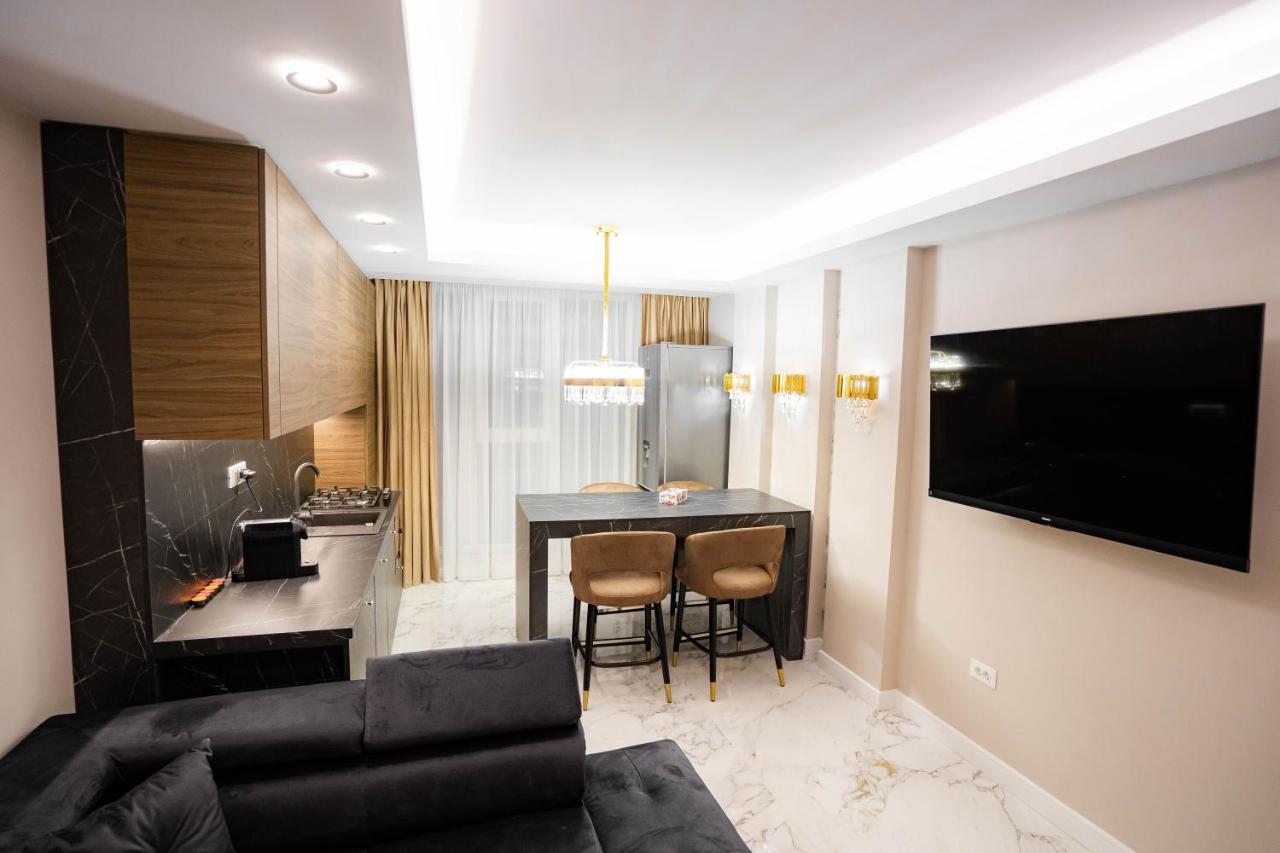 Deluxe Aparthotel Marwell Residence Сучеава Екстериор снимка