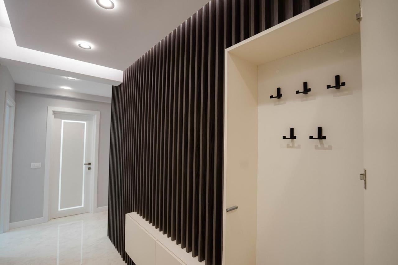 Deluxe Aparthotel Marwell Residence Сучеава Екстериор снимка
