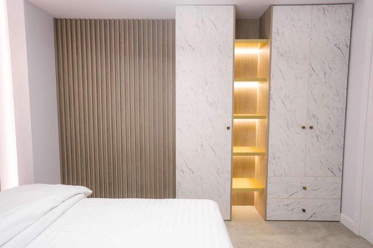Deluxe Aparthotel Marwell Residence Сучеава Екстериор снимка