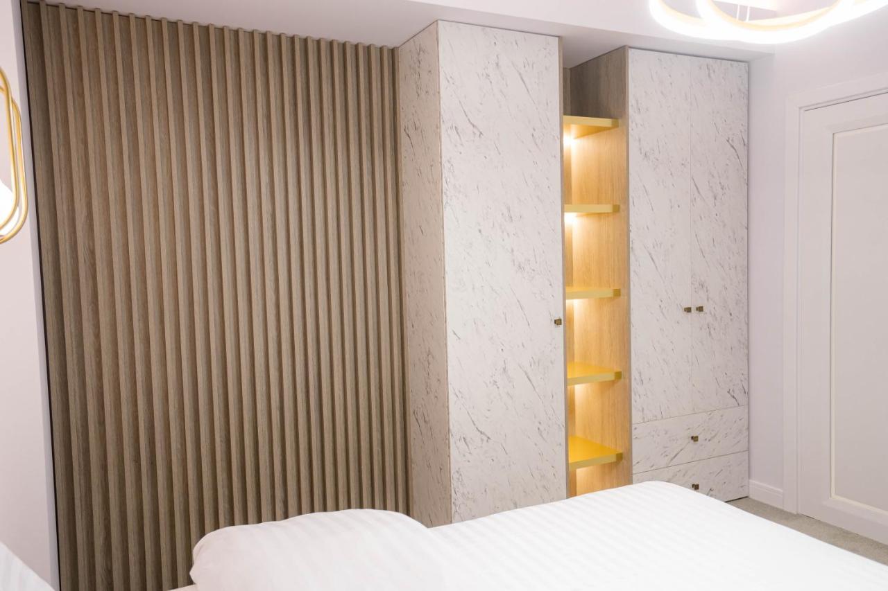 Deluxe Aparthotel Marwell Residence Сучеава Екстериор снимка