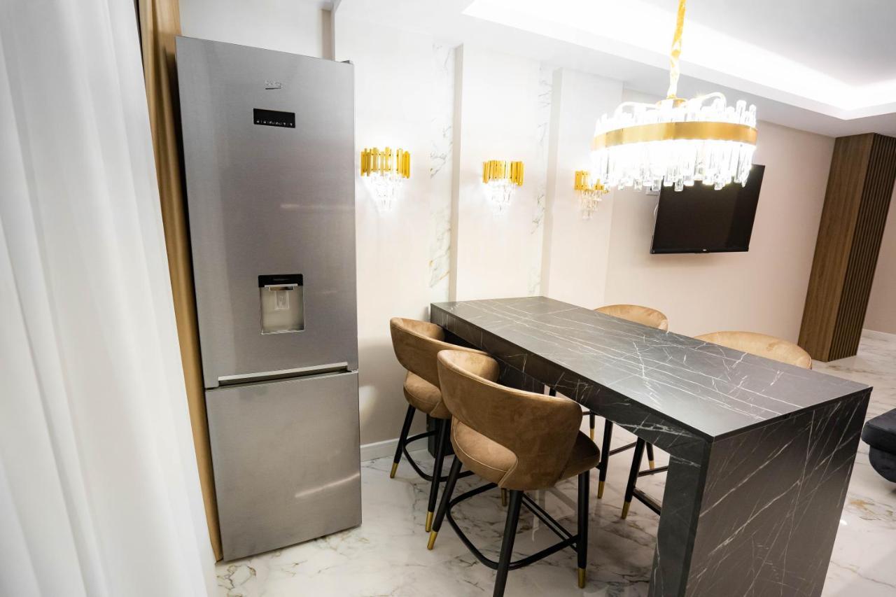 Deluxe Aparthotel Marwell Residence Сучеава Екстериор снимка