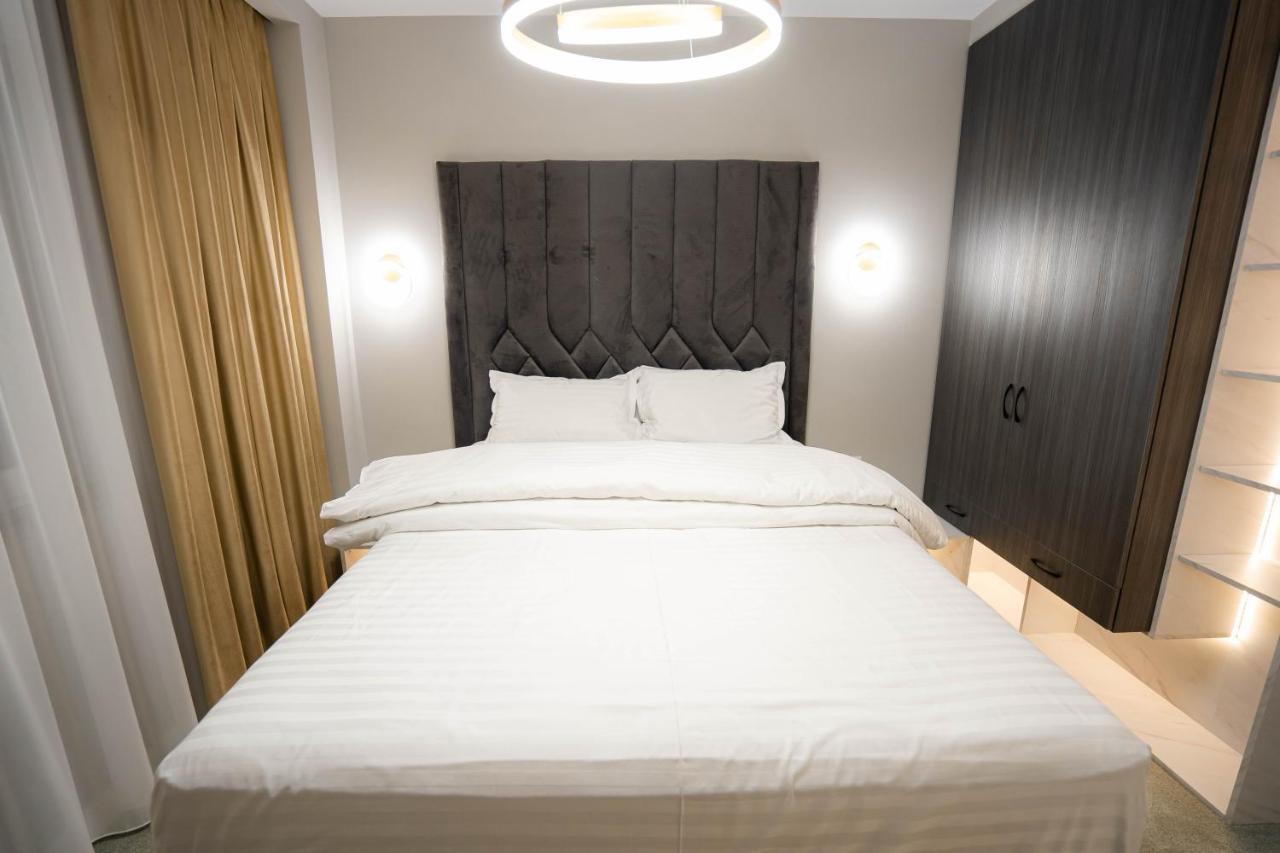 Deluxe Aparthotel Marwell Residence Сучеава Екстериор снимка