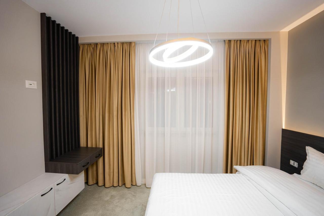 Deluxe Aparthotel Marwell Residence Сучеава Екстериор снимка