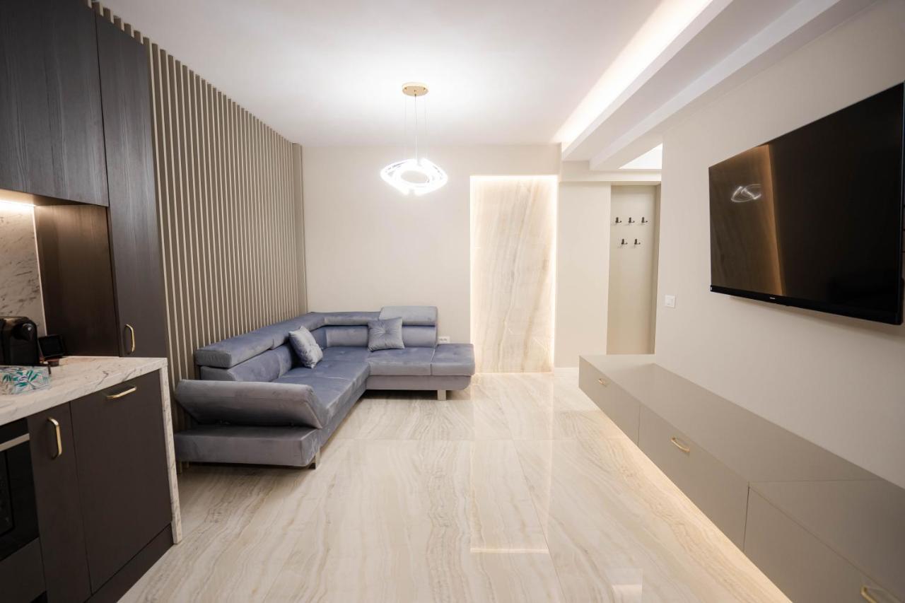 Deluxe Aparthotel Marwell Residence Сучеава Екстериор снимка