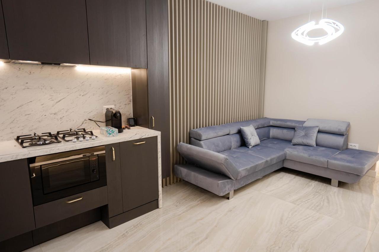 Deluxe Aparthotel Marwell Residence Сучеава Екстериор снимка