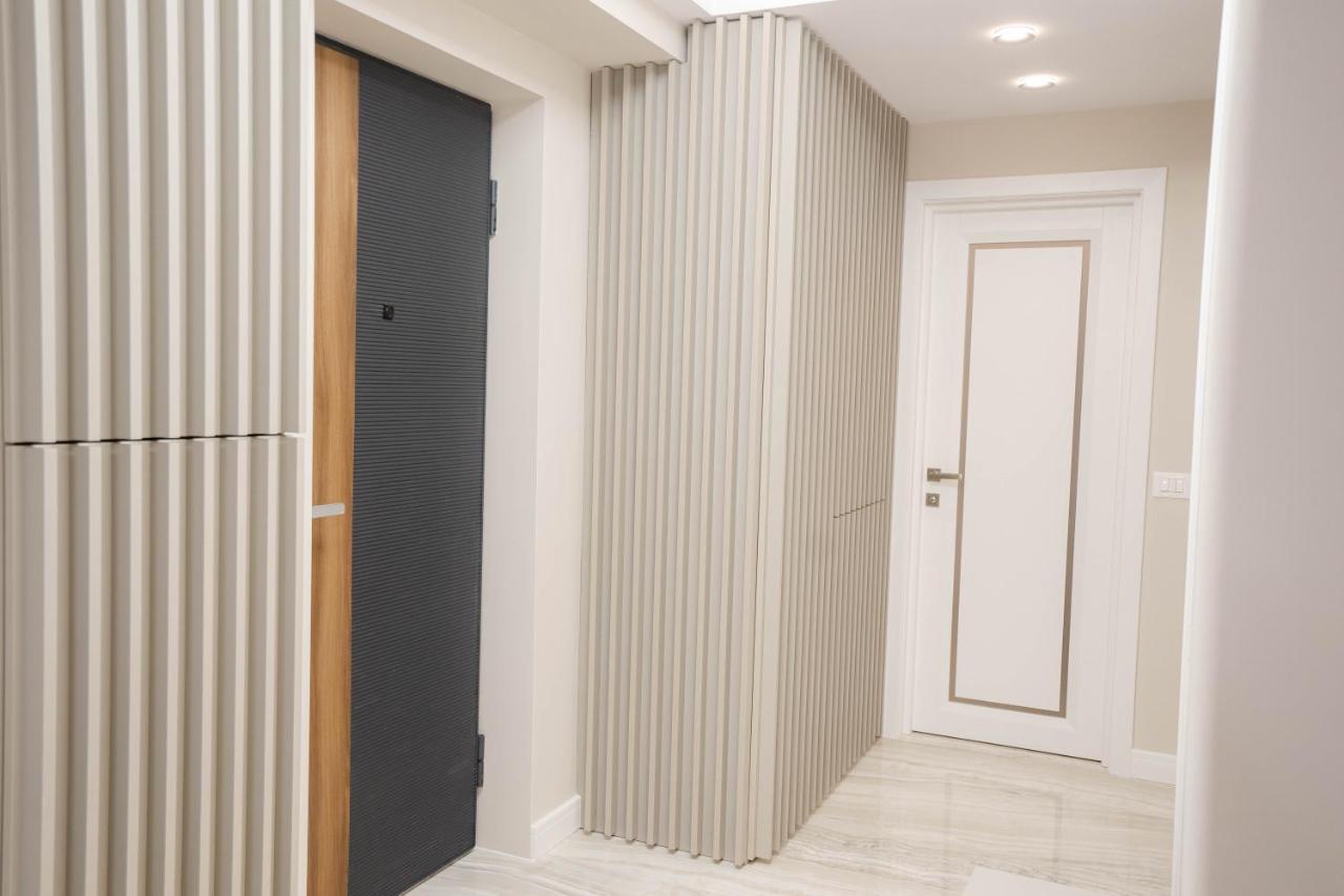 Deluxe Aparthotel Marwell Residence Сучеава Екстериор снимка