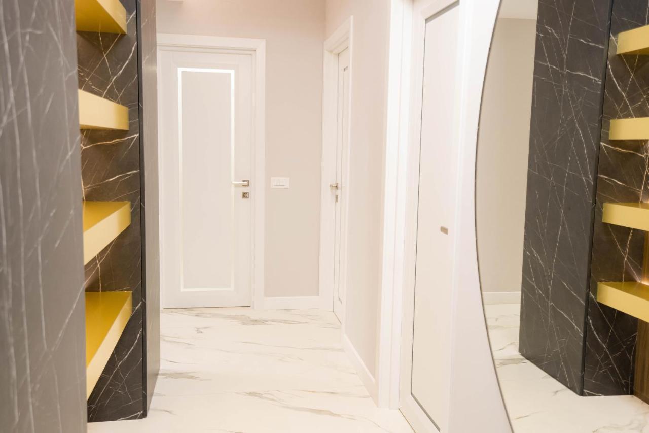 Deluxe Aparthotel Marwell Residence Сучеава Екстериор снимка