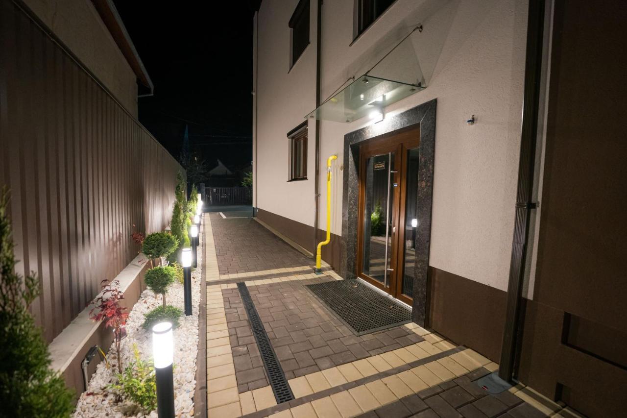 Deluxe Aparthotel Marwell Residence Сучеава Екстериор снимка