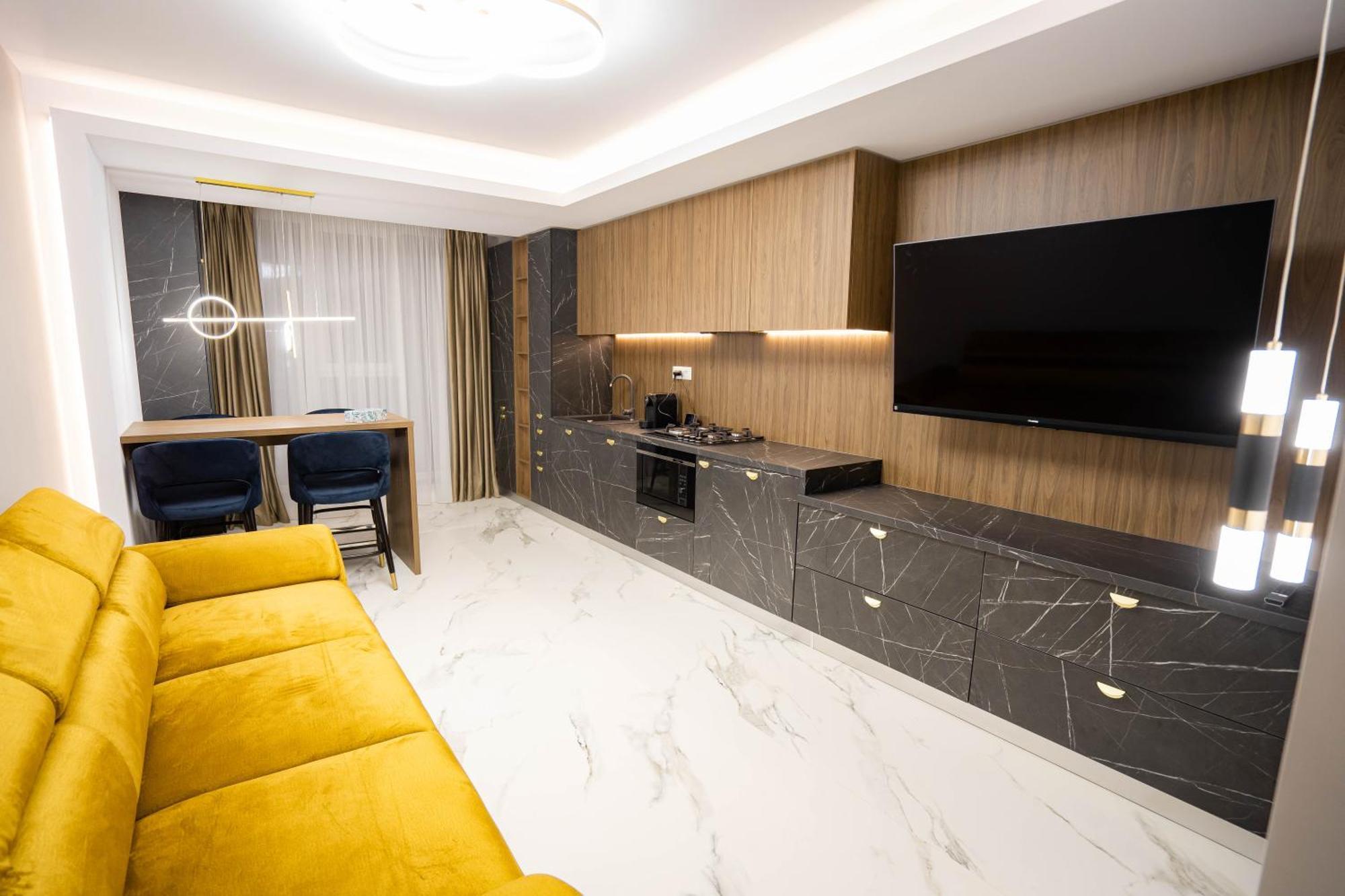 Deluxe Aparthotel Marwell Residence Сучеава Екстериор снимка