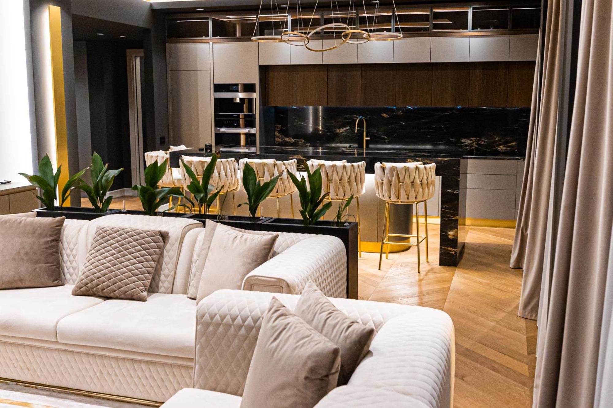 Deluxe Aparthotel Marwell Residence Сучеава Екстериор снимка